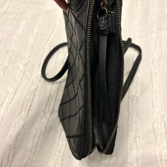 Steve Madden crossbody 🦋 - Picture 2 of 4